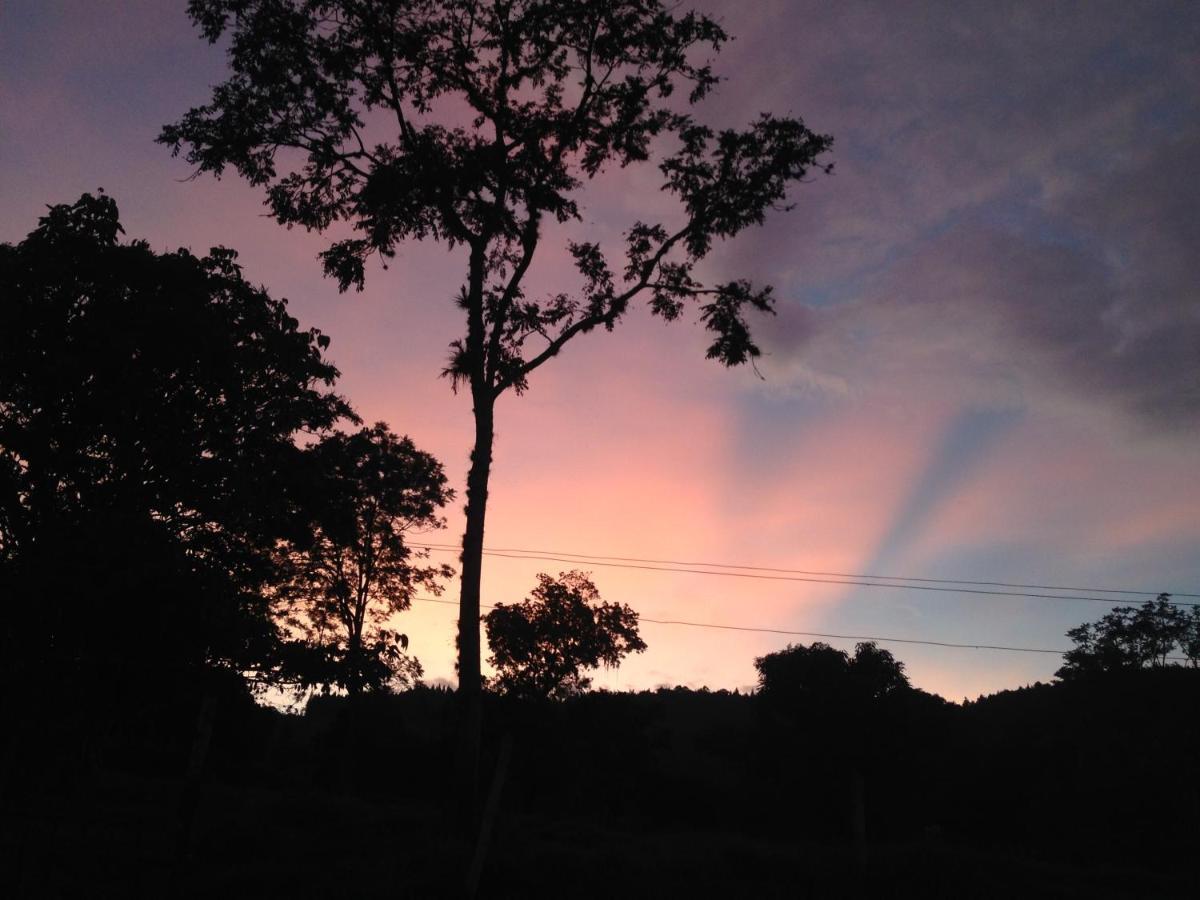 La Hacienda Hostel ซานกิล ภายนอก รูปภาพ