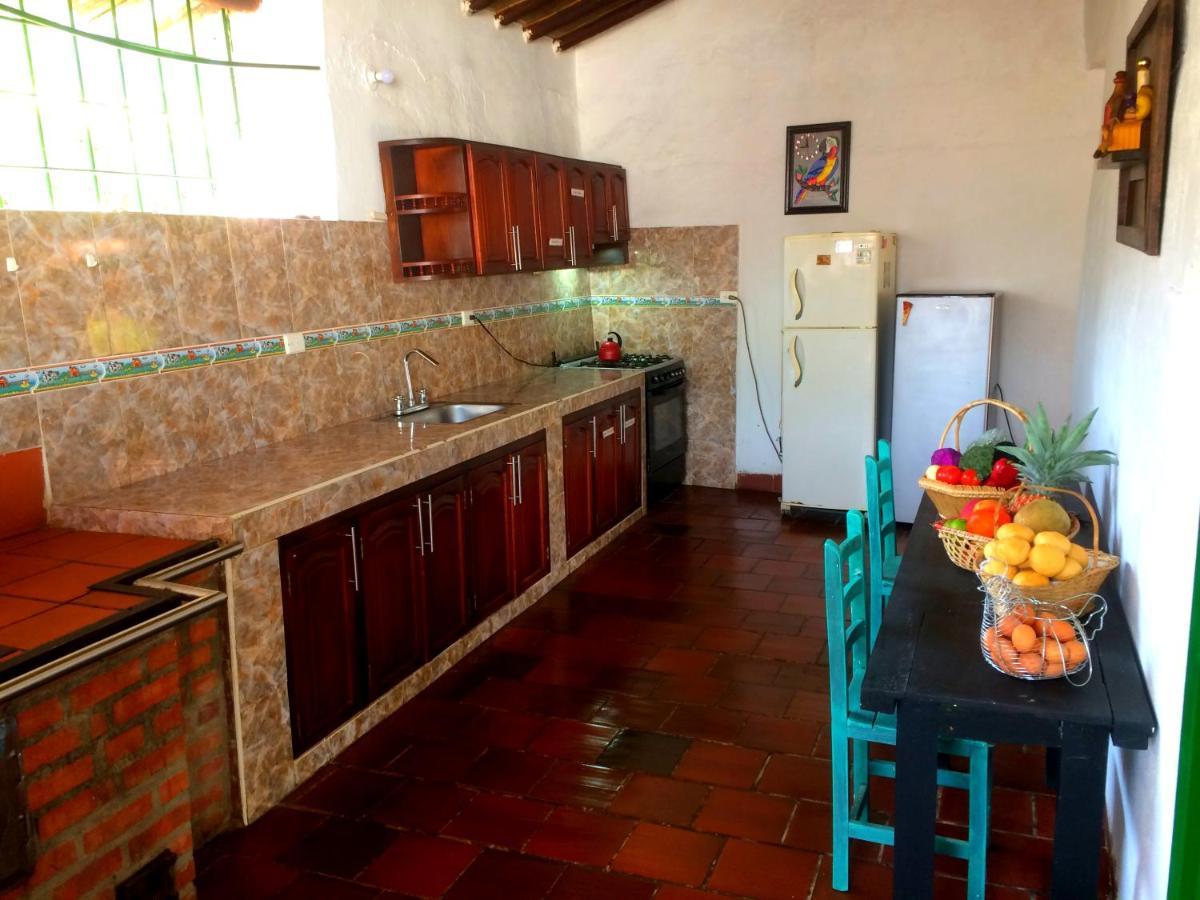 La Hacienda Hostel ซานกิล ภายนอก รูปภาพ