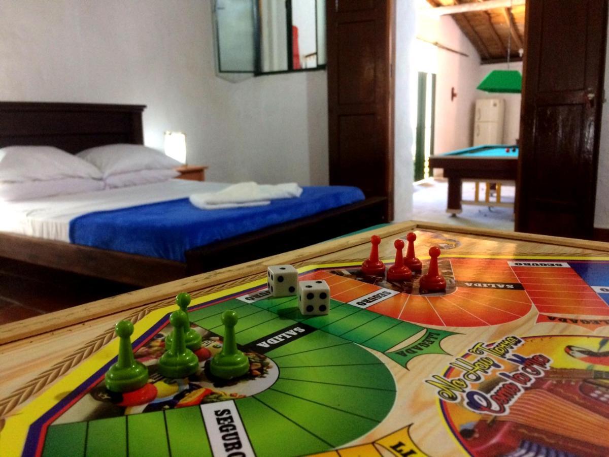 La Hacienda Hostel ซานกิล ภายนอก รูปภาพ