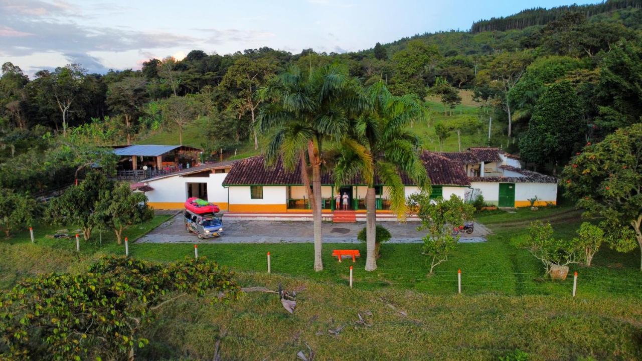 La Hacienda Hostel ซานกิล ภายนอก รูปภาพ