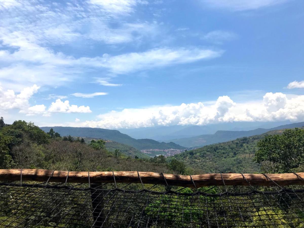 La Hacienda Hostel ซานกิล ภายนอก รูปภาพ