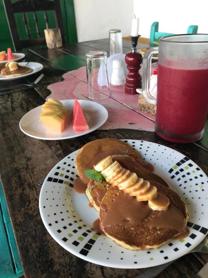 La Hacienda Hostel ซานกิล ภายนอก รูปภาพ