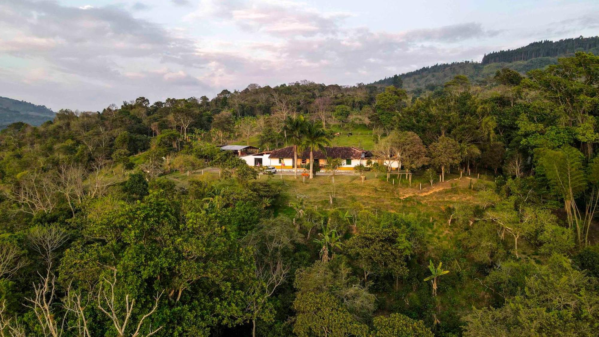 La Hacienda Hostel ซานกิล ภายนอก รูปภาพ