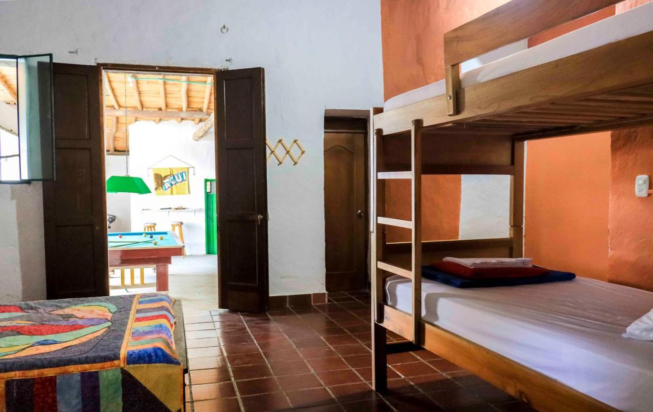 La Hacienda Hostel ซานกิล ภายนอก รูปภาพ