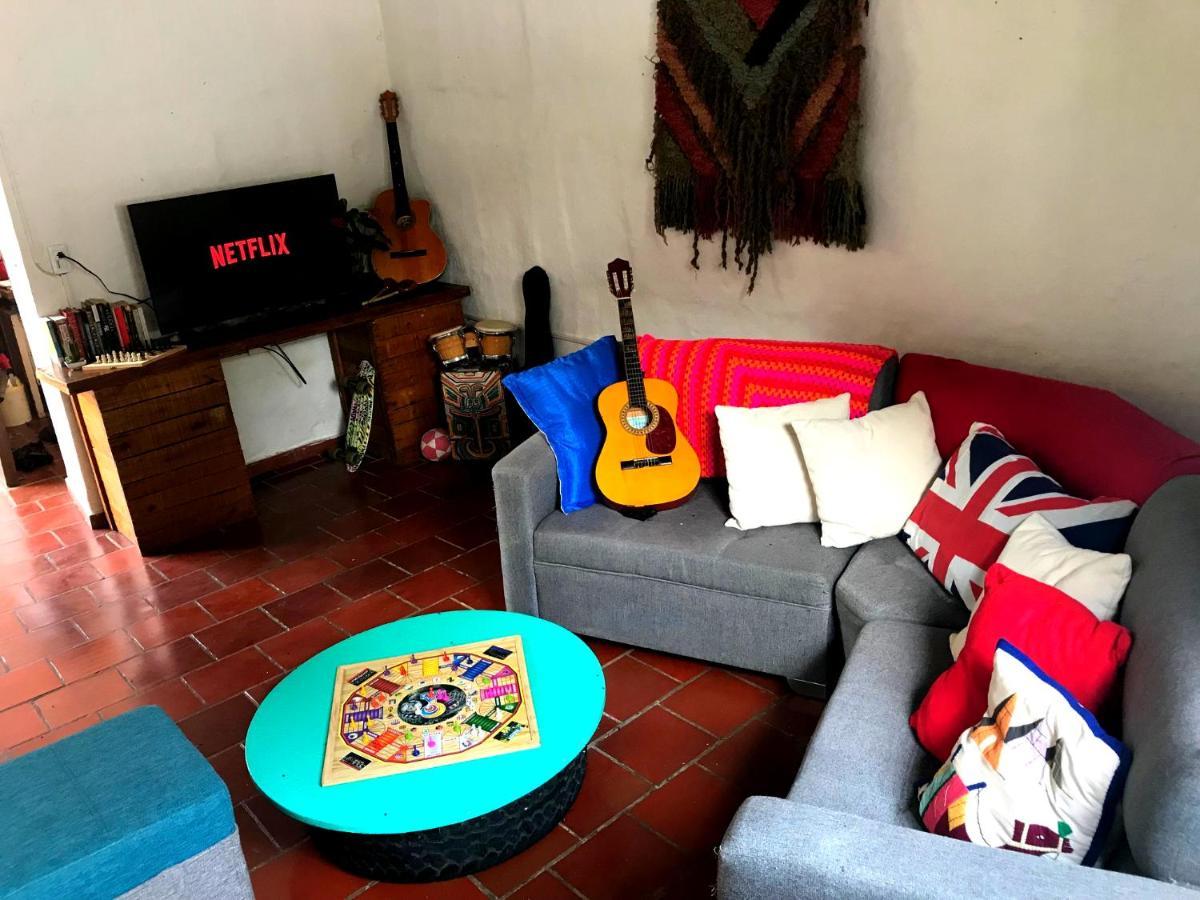 La Hacienda Hostel ซานกิล ภายนอก รูปภาพ